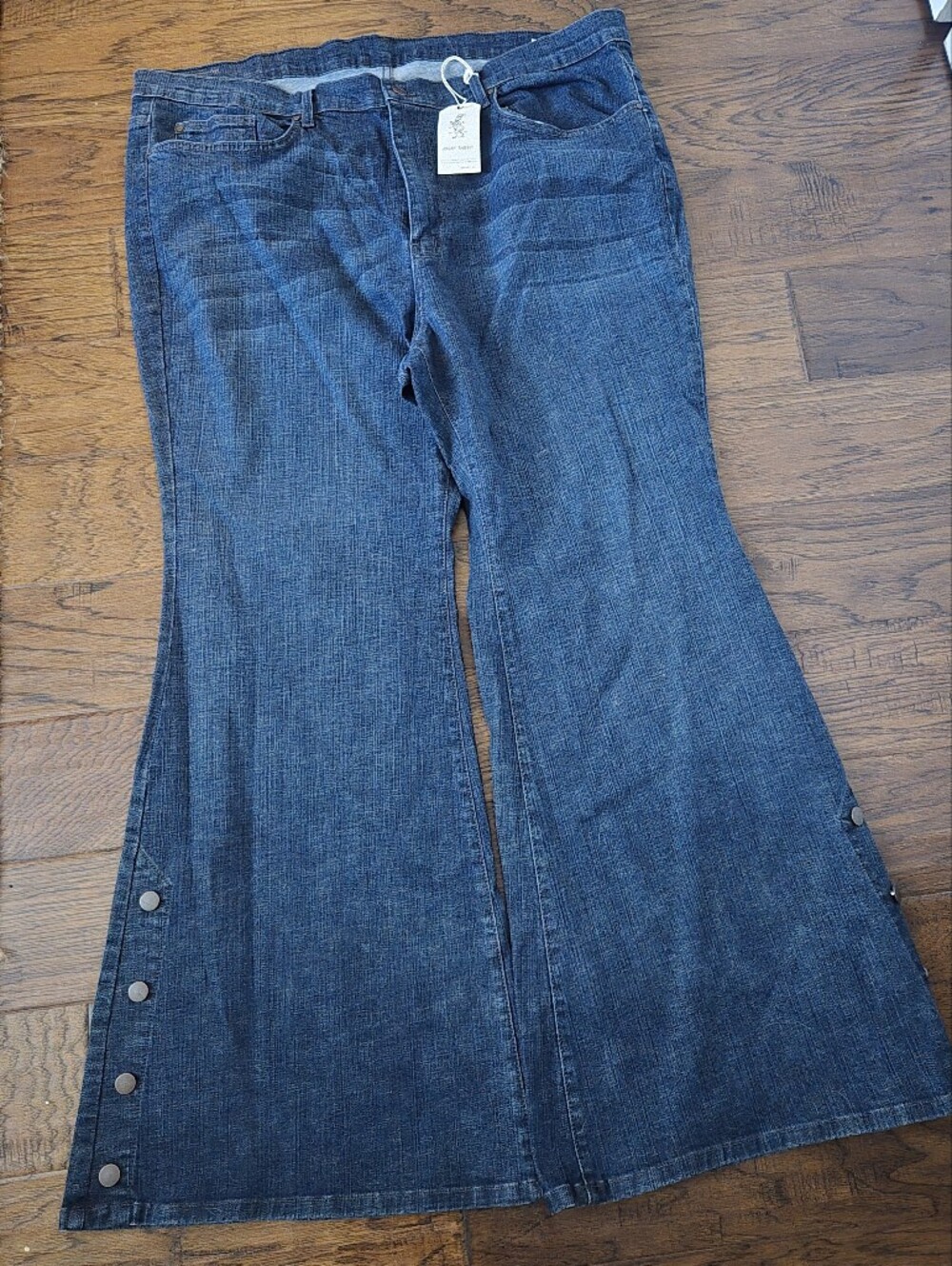 Angry Rabbit 3X Women's Dark Blue Flared Button-Hem Jeans With Button Accent NWT